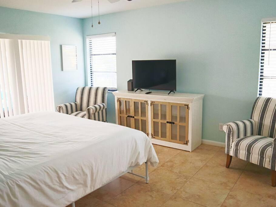 Cozy Retreat, Heated Pool, Water Canal, Bikes,3 Bedroom Cape Coral Extérieur photo