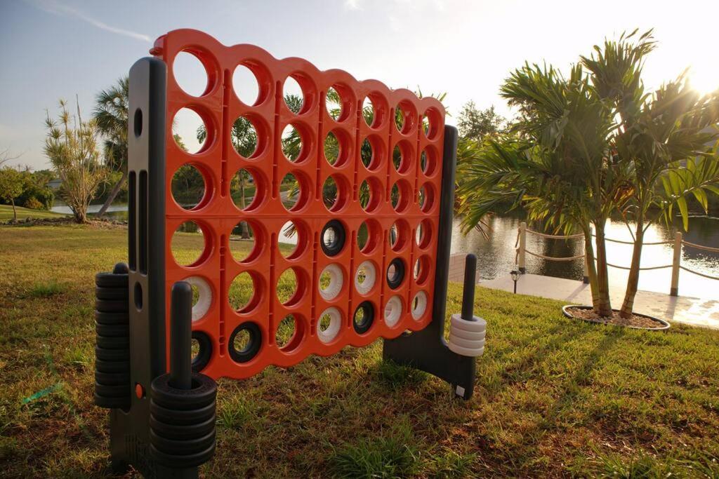 Cozy Retreat, Heated Pool, Water Canal, Bikes,3 Bedroom Cape Coral Extérieur photo